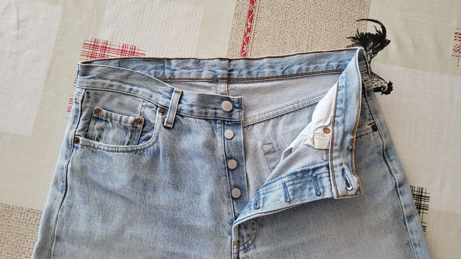 Jeans Levi's 501 TFr40/TUS30 - Azul Claro - Vintage anos 90 - Feito na França - 100% Algodão em OT – photo 9